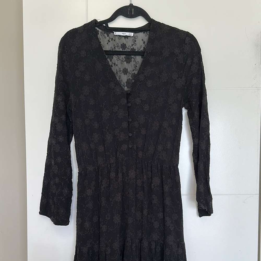Black Long Sleeve V-Neck Maxi Dress
